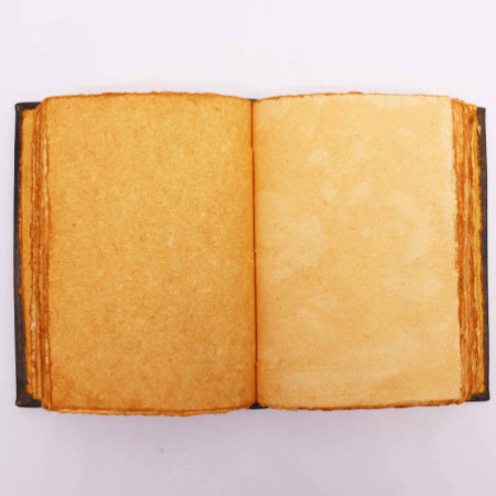 Livre Heafty Brown Tan - Décor Zinc Triple Moon - 200 pages à bords frangés - 26 x 18 cm