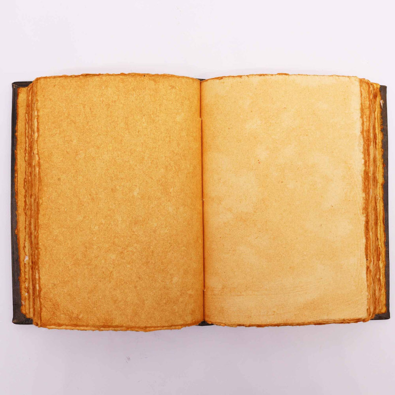 Livre Heafty Brown Tan - Décor Zinc Triple Moon - 200 pages à bords frangés - 26 x 18 cm