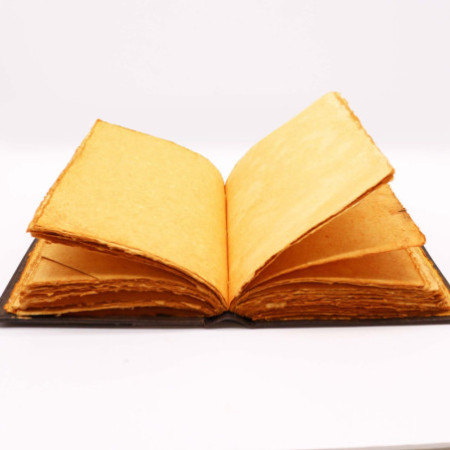 Livre Heafty Brown Tan - Décor Zinc Triple Moon - 200 pages à bords frangés - 26 x 18 cm