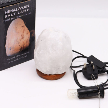 Lampe en cristal de roche de sel de l'Himalaya - environ 1,5 à 2 kg