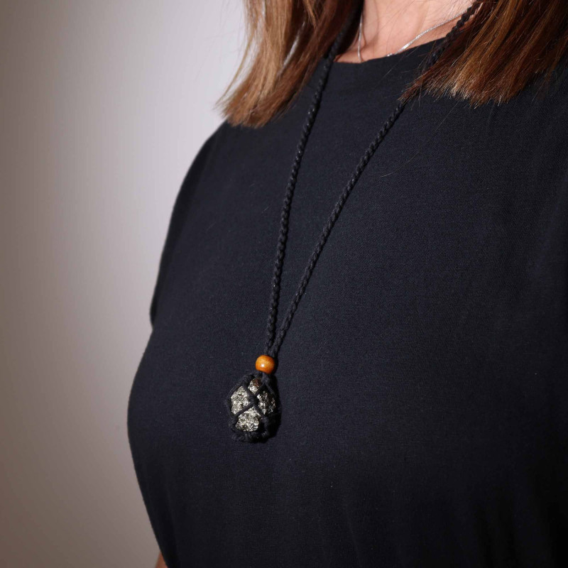 Collier avec cordon en cristal et pierres précieuses, 45 cm/18 pouces - Noir