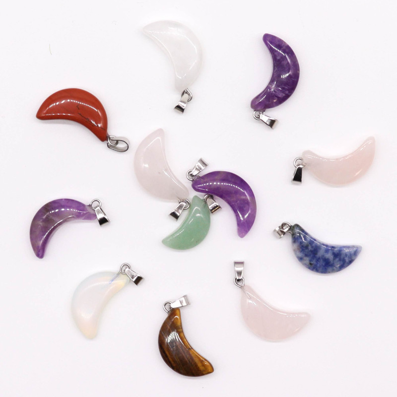 Pendentifs lunes en pierres précieuses (assortiment de 12) 20 x 13 mm