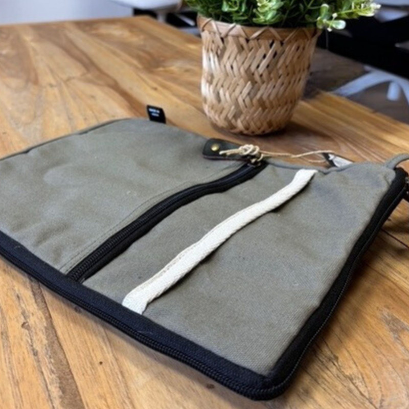 Grande pochette en toile pour ordinateur portable - Olive - 30 x 40 cm