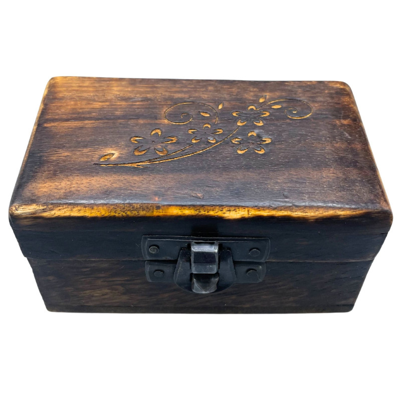 Pilulier en bois 9x5x4cm - Motifs sculptés