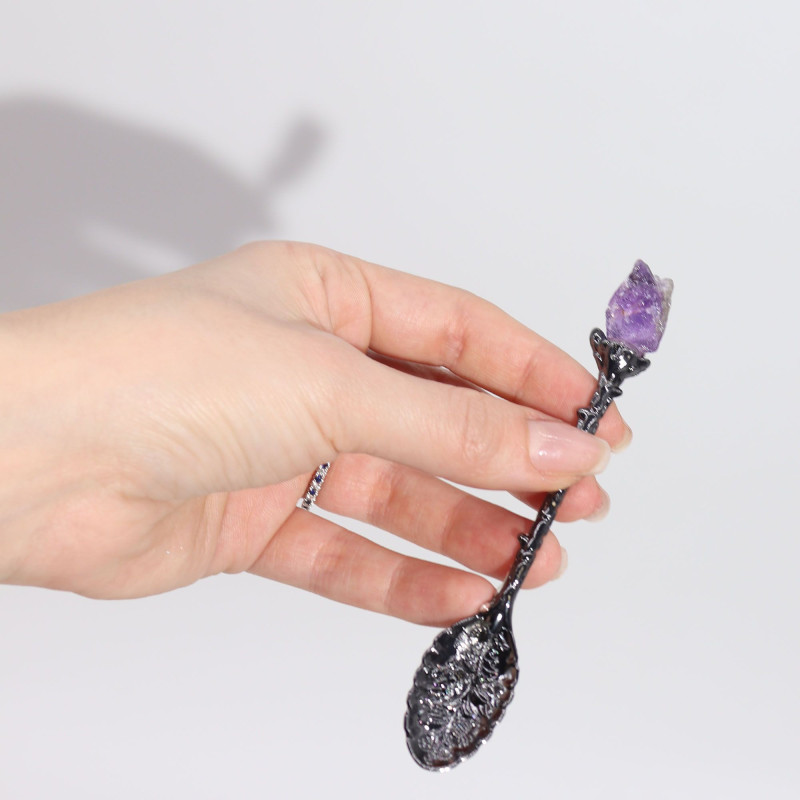 Ensemble de 7 cuillères de sorcière en cristal de pierres précieuses en argent foncé