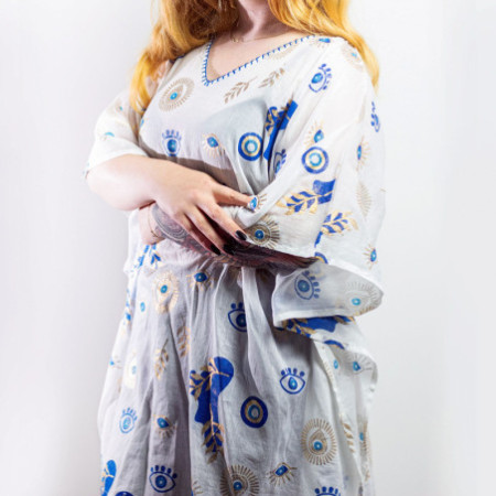 Nomad Sari On the Med Collection - Kaftan - Motif mauvais œil blanc, bleu et or