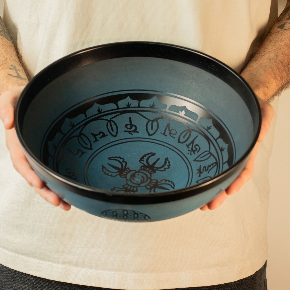 Grand bol chantant en aluminium - Motif tibétain double Dorjy - Bleu (27 cm)