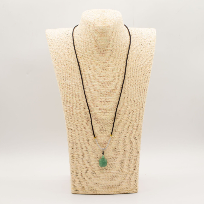 Collier cordon avec pendentif en pierre précieuse - Tortue de jade
