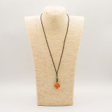 Collier cordon avec pendentif en pierre précieuse - Trèfle en jade rouge