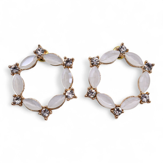Boucles d'oreilles en perle, verre vintage et créoles.
