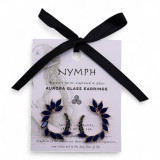 Boucles d'oreilles créoles bleu royal en verre vintage.