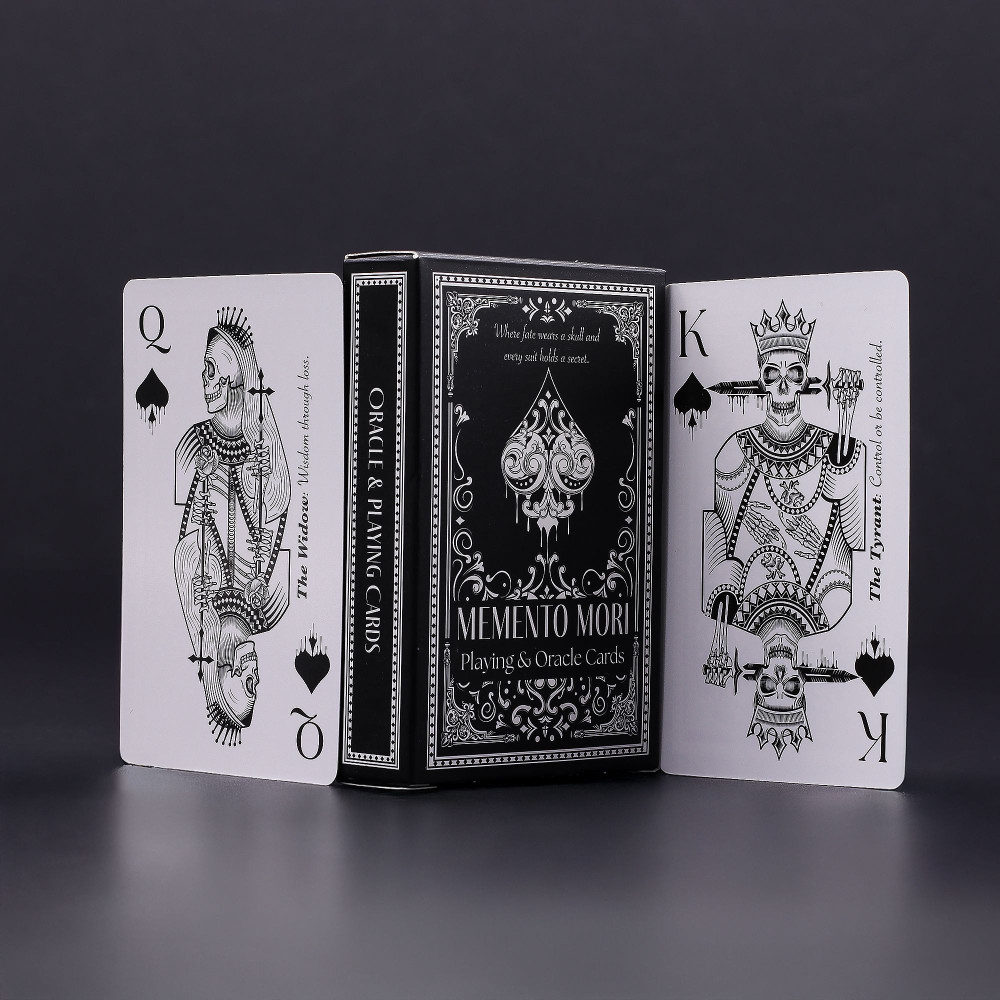 Cartes à jouer et oracles gothiques Memento Mori