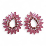 Boucles d'oreilles créoles rose pâle en verre vintage.