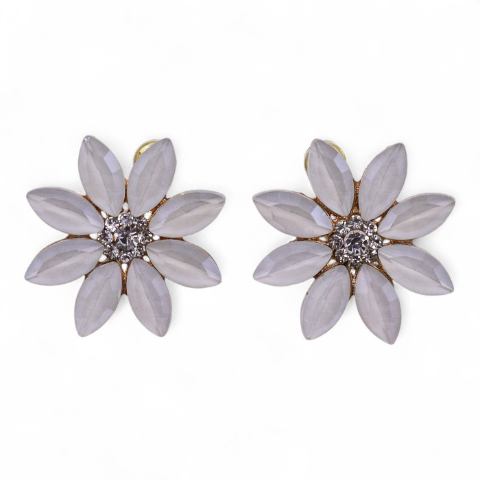 Boucles d'oreilles en perles, verre vintage et fleurs.