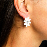 Boucles d'oreilles en perles, verre vintage et fleurs.