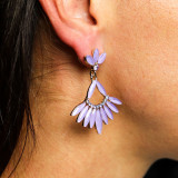 Boucles d'oreilles pendantes en verre vintage lavande.