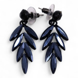Boucles d'oreilles pendantes en verre vintage noir de jais.