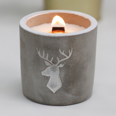 Bougie de soja en béton Med - Tête de cerf - Whisky et fumée de bois