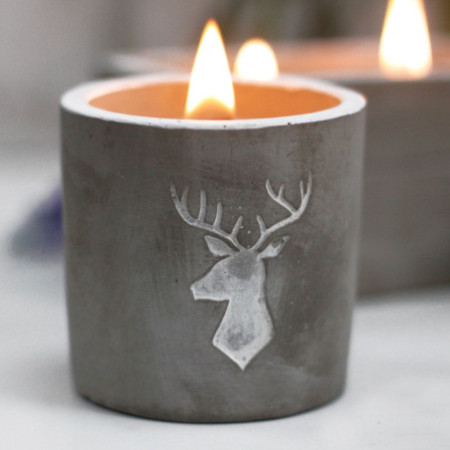 Bougie de soja en béton Med - Tête de cerf - Whisky et fumée de bois