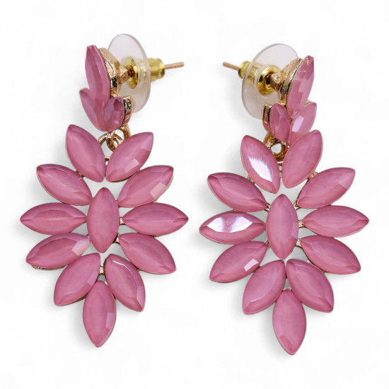 Boucles d'oreilles pendantes en verre vintage rose pâle.