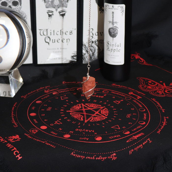 Tissu divinatoire pour pendule de sorcière ancienne - Papillon mystique - Noir et rouge sang