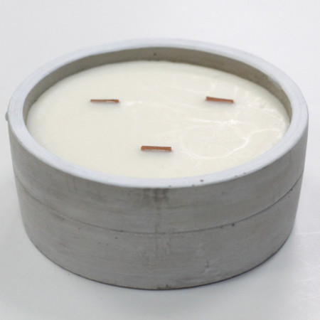 Grande bougie de soja en béton - Patchouli et ambre foncé