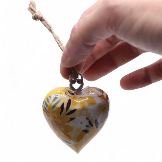 Grands cœurs décoratifs en bois - Motif floral jaune