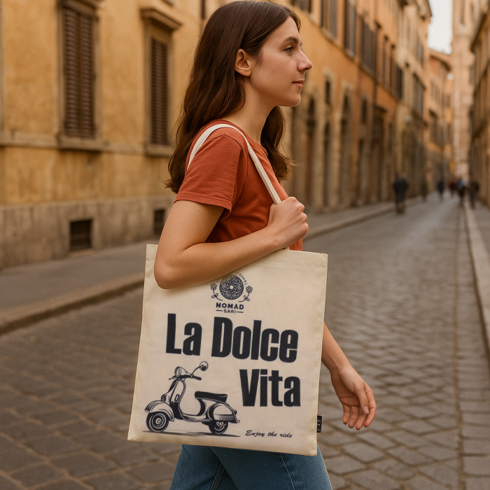 Sac fourre-tout basique emblématique Nomad Sari - La Dolce Vita - Naturel 4oz