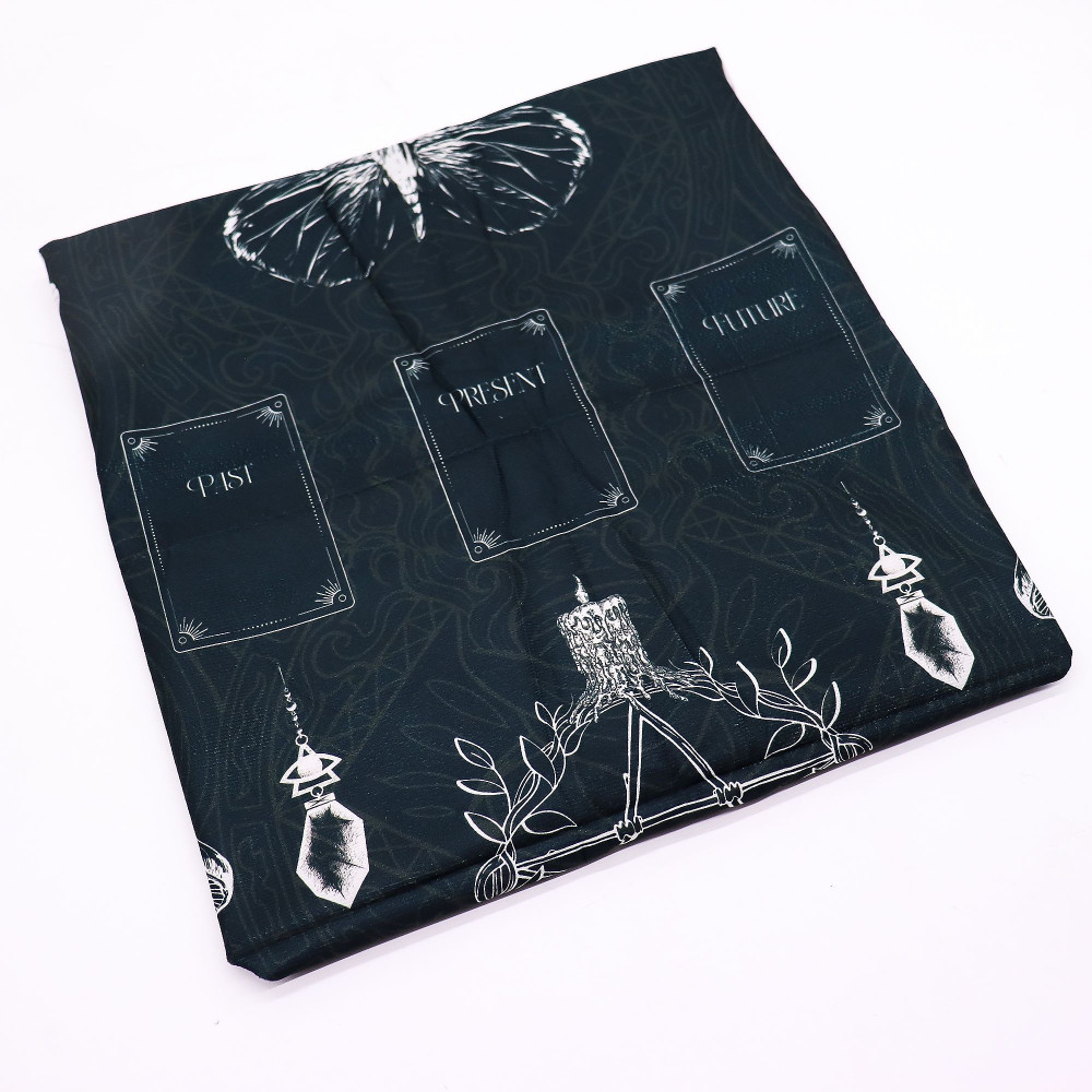 Tapis de lecture de tarot - Sorcière ancienne