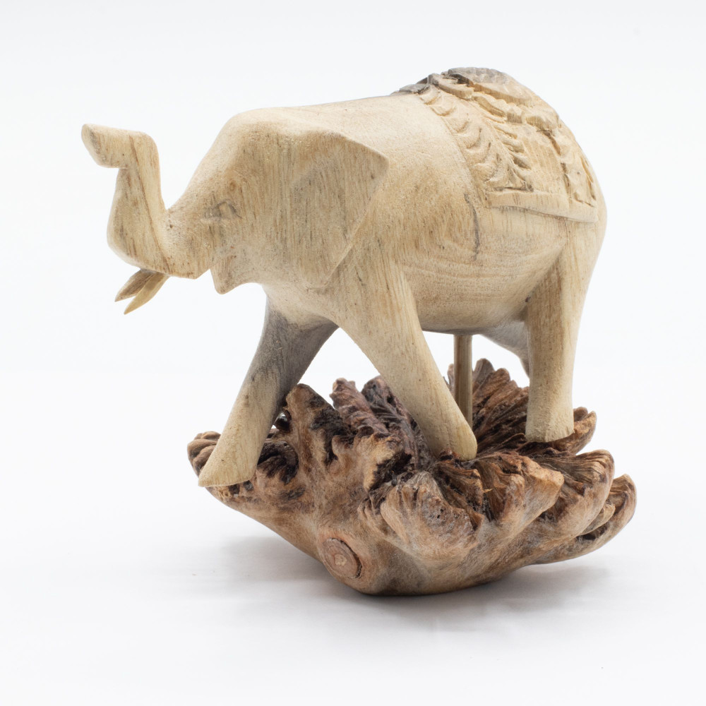 Sculpture artisanale en bois représentant un parasite - Éléphant qui marche