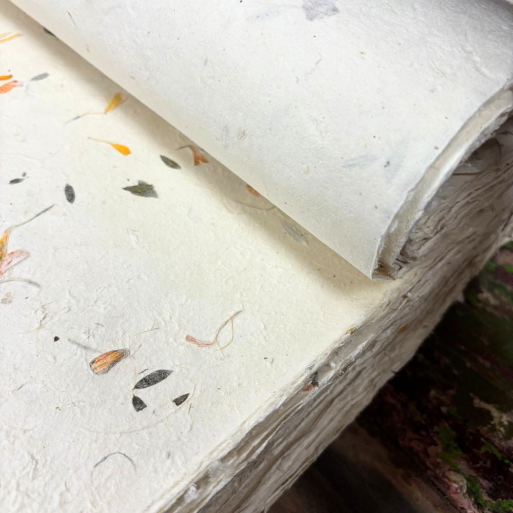 Papier d'emballage et de loisirs créatifs Lokta 51 x 76 cm - Coton à motifs floraux variés