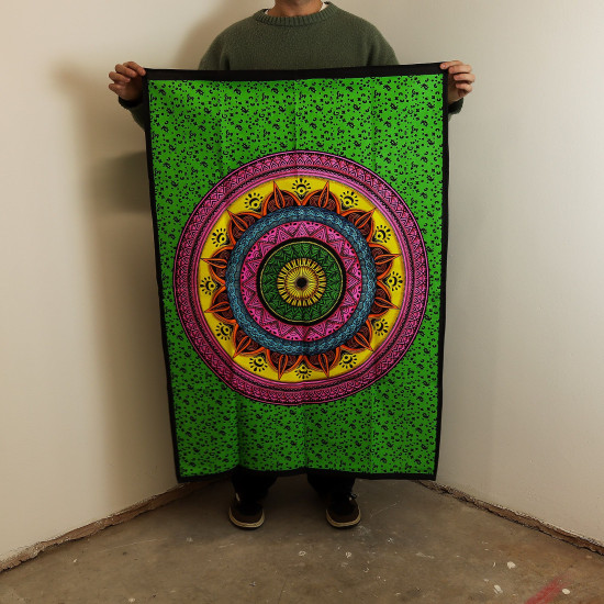 Décoration murale en coton (70 x 110 cm) - Mandala vibrant