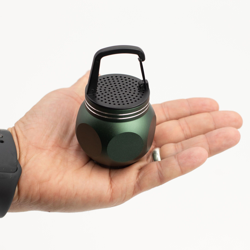 Mini-enceinte verte avec crochet de camping