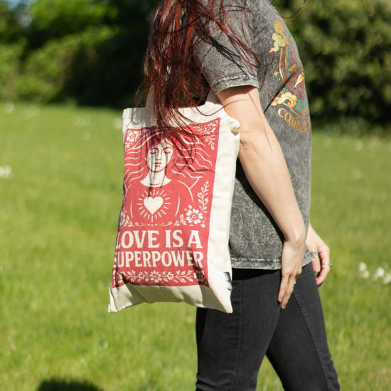 Sac cabas iconique Nomad Sari Toni - L'amour est un super pouvoir - Naturel 283 ml