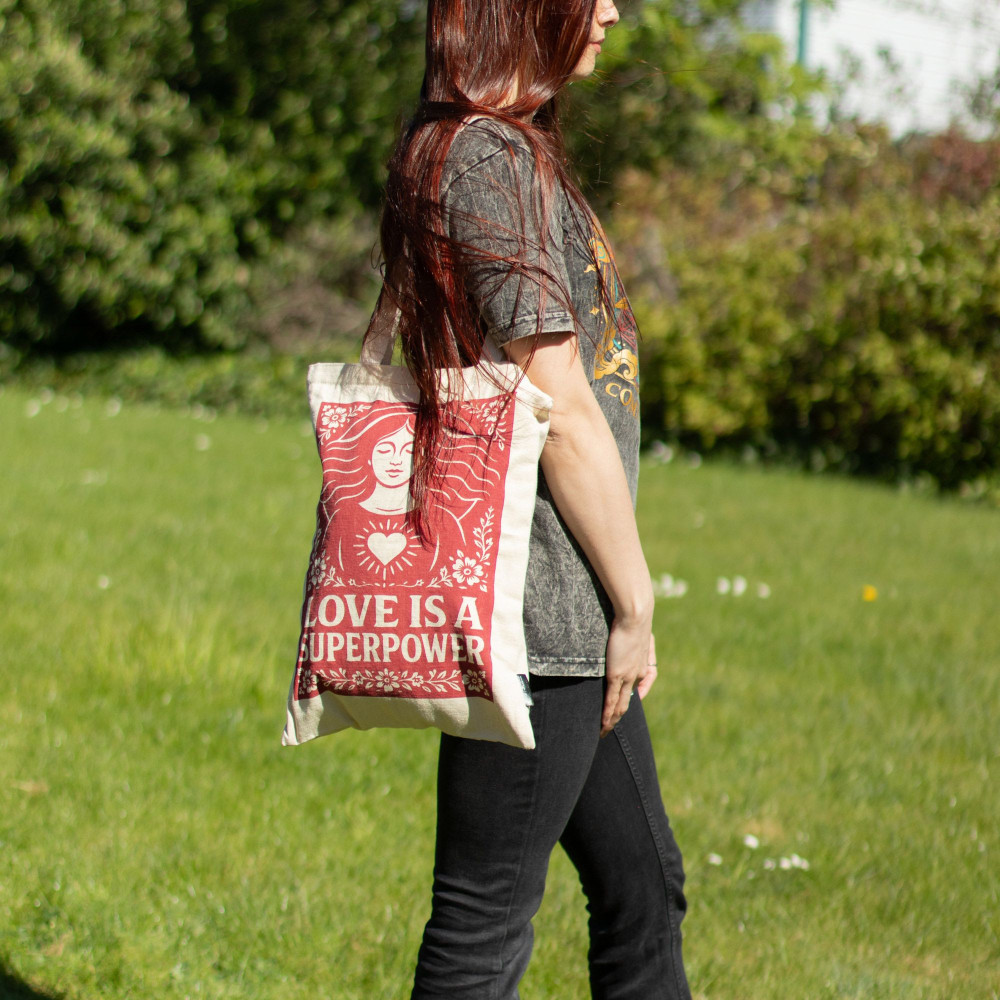 Sac cabas iconique Nomad Sari Toni - L'amour est un super pouvoir - Naturel 283 ml
