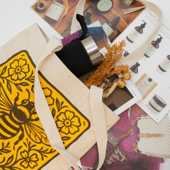Sac cabas iconique Toni de Nomad Sari - Bee Kind - Naturel 283 ml