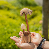 Sculpture artisanale en bois représentant un parasite - Ensemble de deux champignons