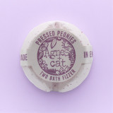 Agnes + Cat Boule de Boule de Bain Effervescentee - Pivoines Pressées