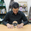 Boule de cristal sur support 130 mm