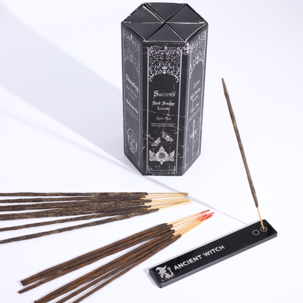 Présentoir à encens en forme de pyramide - Coffret de 5 senteurs et sorts de sorcières anciennes