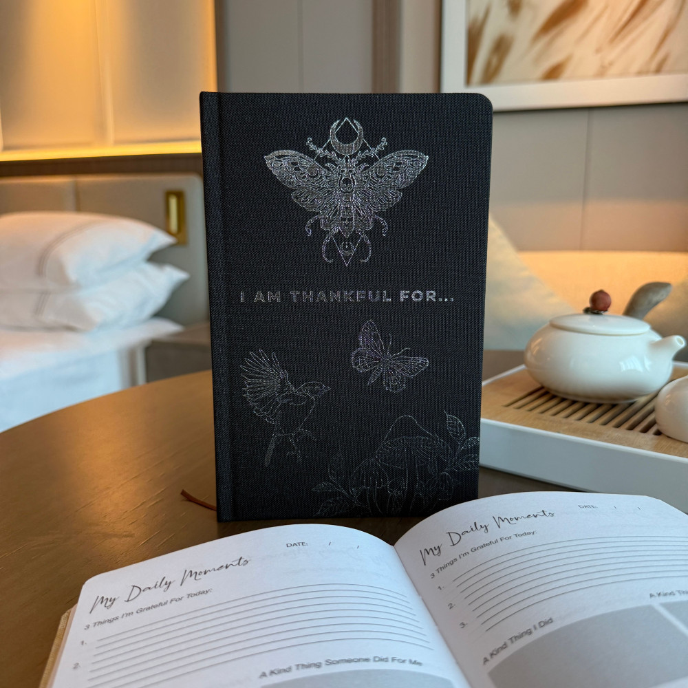 Journal de gratitude noir avec une touche d'espoir - 120 pages - Je suis reconnaissant(e) pour