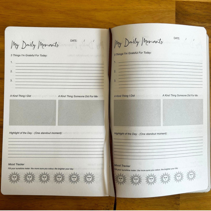 Journal de gratitude ivoire avec doublure dorée - 120 pages - Mes journées sont remplies de soleil