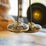 Tingsha tibétain en laiton de qualité supérieure - Sept chakras - environ 7 cm (255 g)