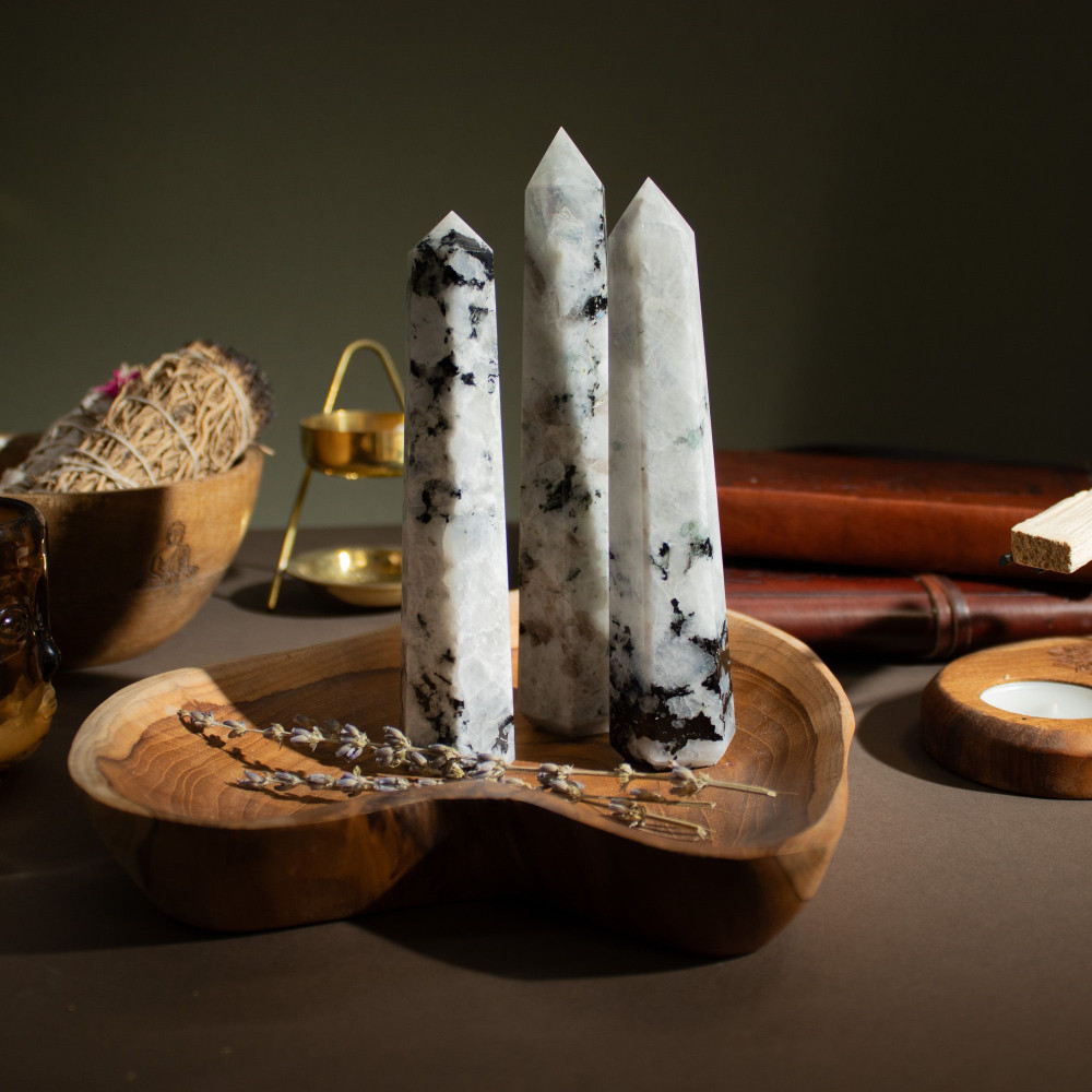 Pointe d'obélisque à six faces en pierre précieuse, environ 17 cm - Pierre de lune arc-en-ciel