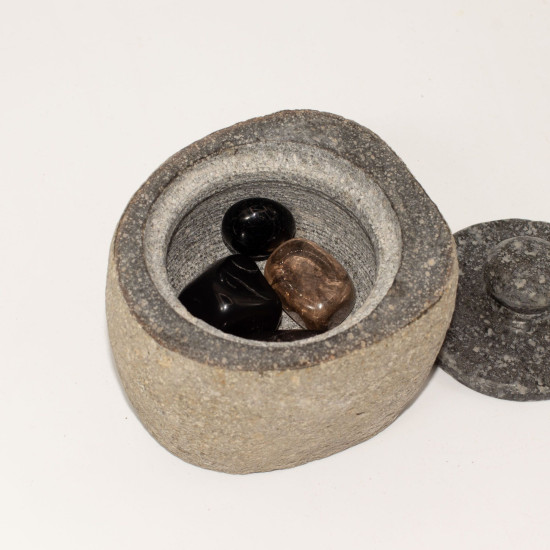 Pot de mise à la terre en pierre de rivière naturelle - Petit (env. 9x7cm)