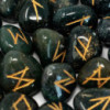 Ensemble de pierres runiques dans une pochette - Bloodstone