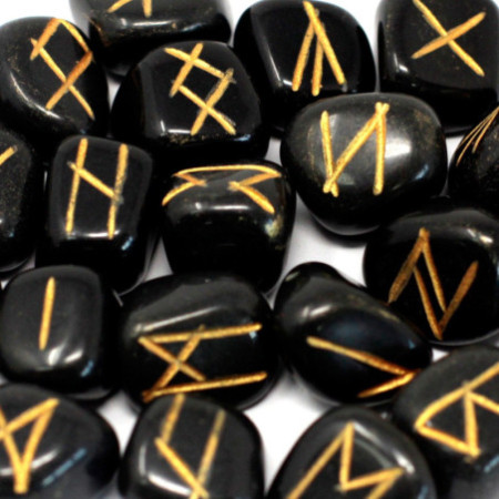 Ensemble de pierres runiques dans une pochette - Agate noire