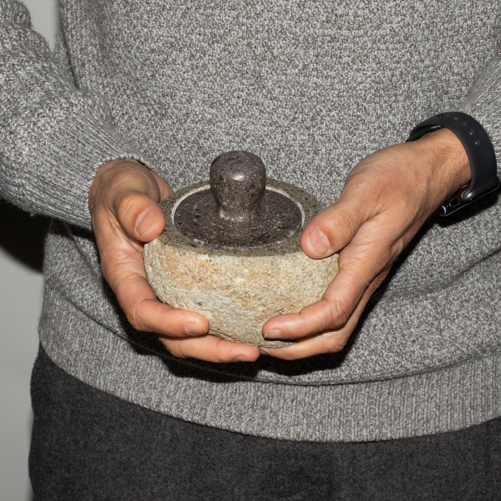 Pot de mise à la terre en pierre de rivière naturelle - Moyen (environ 12 x 8 cm)