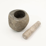 Pilon et mortier décoratifs en pierre de rivière naturelle - Moyen (environ 12 x 8 cm)