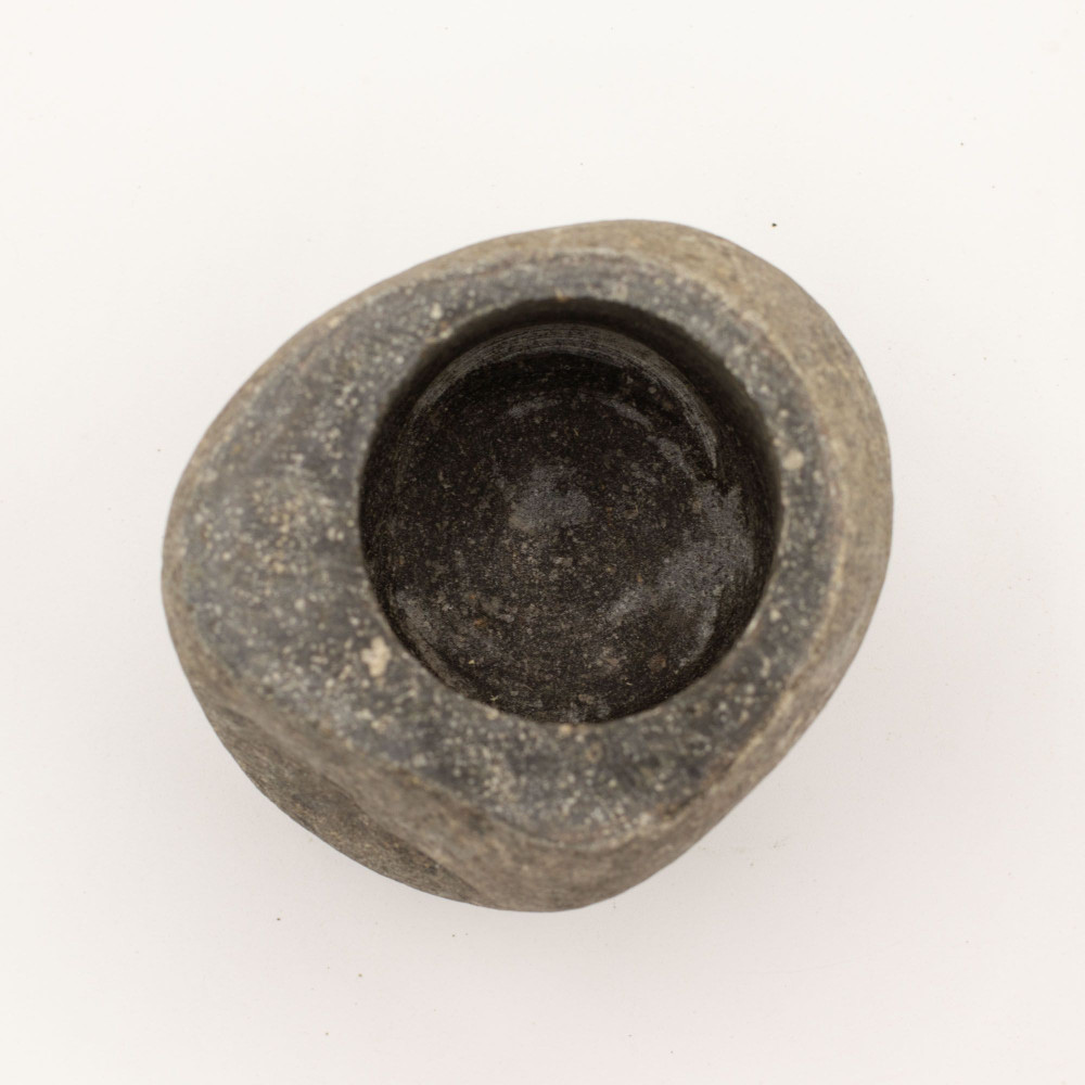 Pilon et mortier décoratifs en pierre de rivière naturelle - Moyen (environ 12 x 8 cm)